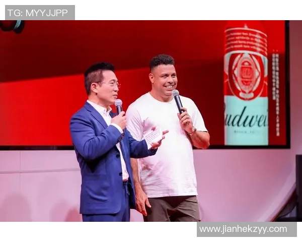 意甲足球明星因肺炎住院治疗球迷们纷纷送上祝福与关心 意甲足球明星因肺炎住院治疗球迷们纷纷送上祝福与关心