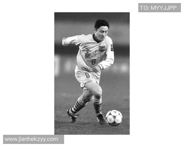 足球明星进球瞬间解析各具特色的射门技巧与风格展示